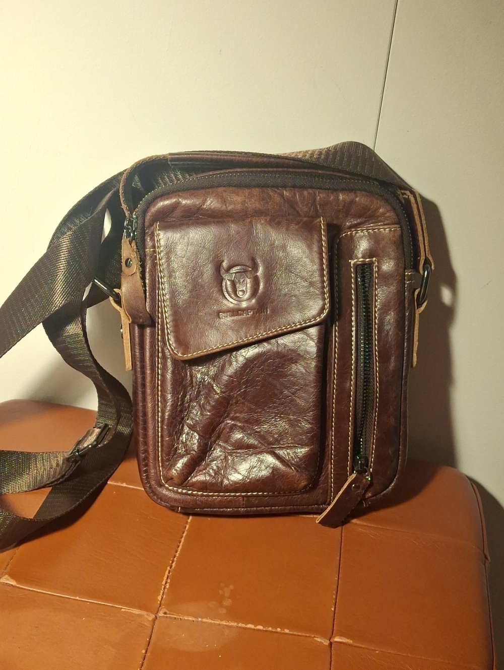 Men's Brown Leather Messenger Crossbody Bag - Classic Carry